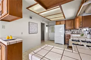 15974 Hawthorne, Fontana, CA 92335 - Photo 12