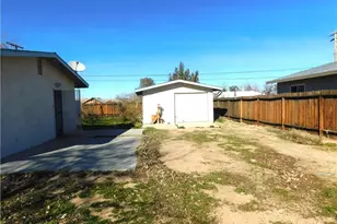 26933 John, Boron, CA 93516 - Photo 6