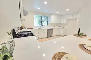 3601 W Fox Ridge Ln, Rolling Hills Estates, CA 90274 - Photo 8