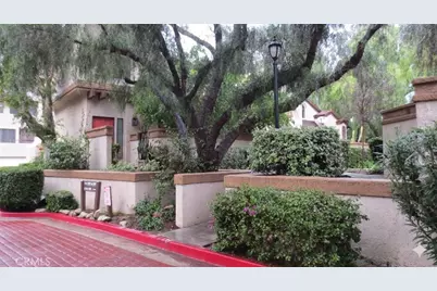 17 Rock Cliff Place, Phillips Ranch, CA 91766 - Photo 4