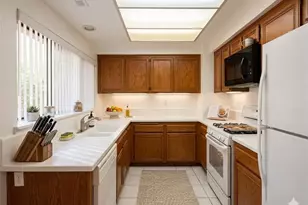 17 Rock Cliff Pl, Phillips Ranch, CA 91766 - Photo 16