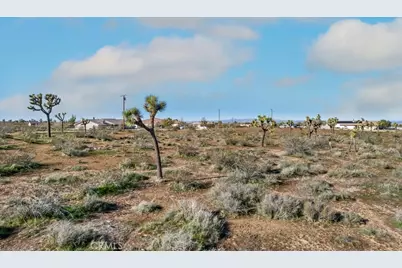 12350 Pueblo Trail, Victorville, CA 92392 - Photo 6