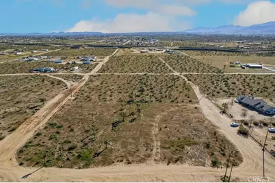 12350 Pueblo Trail, Victorville, CA 92392 - Photo 10