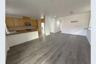 8240 Chamberlain Lane, Reseda, CA 91335 - Photo 6