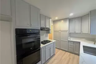 547 S Yorba St, Orange, CA 92869 - Photo 8