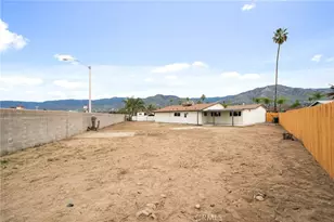 7824 Peacock, Highland, CA 92346 - Photo 22