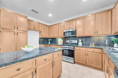 8424 Hoover Court, Oak Hills, CA 92344 - Photo 20