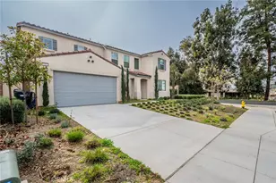 32813 Oakland, Winchester, CA 92596 - Photo 2
