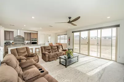 32813 Oakland, Winchester, CA 92596 - Photo 16