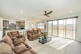 32813 Oakland, Winchester, CA 92596 - Photo 16