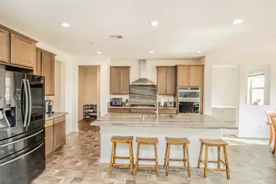 32813 Oakland, Winchester, CA 92596 - Photo 12