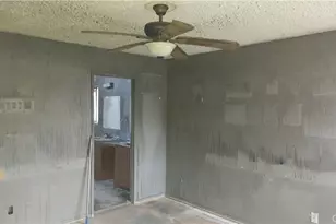 8920 Summerwood, Fontana, CA 92335 - Photo 6