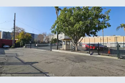 401 W 4th Street, San Bernardino, CA 92401 - Photo 52