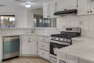 11562 Orchid Ave, Hesperia, CA 92345 - Photo 2