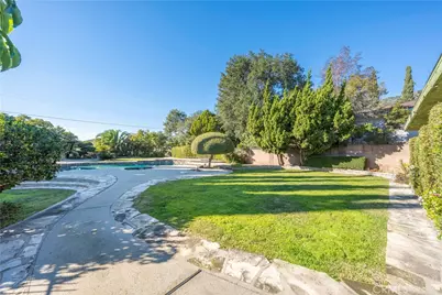 569 N Barranca Avenue, Glendora, CA 91741 - Photo 32