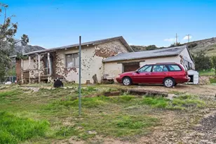 32301 Angeles Forest, Palmdale, CA 93550 - Photo 2