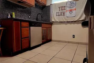 9454 Frankfort Ave, Fontana, CA 92335 - Photo 8