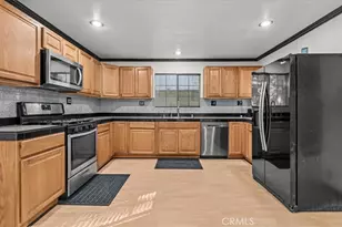 23698 Scenic Dr, Crestline, CA 92325 - Photo 18