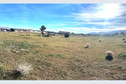 8785 Bonanza Road, Phelan, CA 92371 - Photo 1