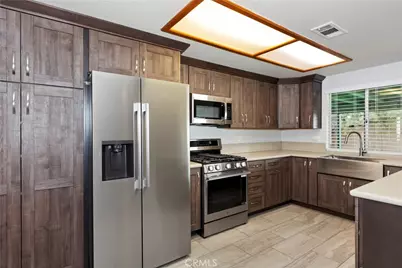 1584 Buckeye Street, Highland, CA 92346 - Photo 4