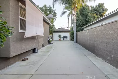 820 W Griswold Rd, Covina, CA 91722 - Photo 32