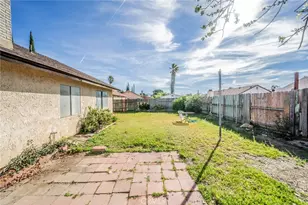 1385 W Wedgewood, Rialto, CA 92376 - Photo 26