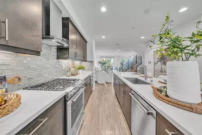 687 Doheny, Costa Mesa, CA 92627 - Photo 12