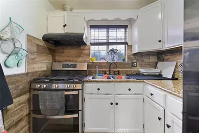 8211 Wilbarn, Paramount, CA 90723 - Photo 18