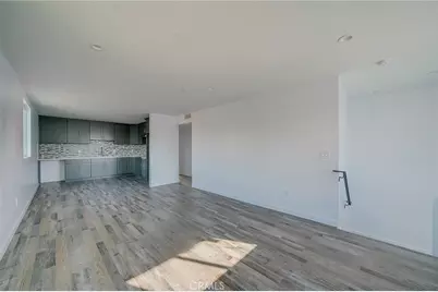 1348 W 41st Place, Los Angeles, CA 90037 - Photo 8