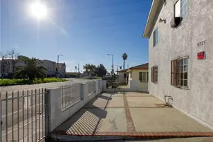 9715 S Broadway, Los Angeles, CA 90003 - Photo 4
