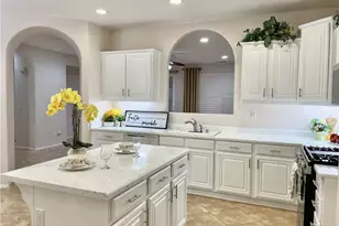 13953 Tawney Ridge Ln, Victorville, CA 92394 - Photo 8