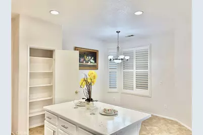 13953 Tawney Ridge Ln, Victorville, CA 92394 - Photo 10