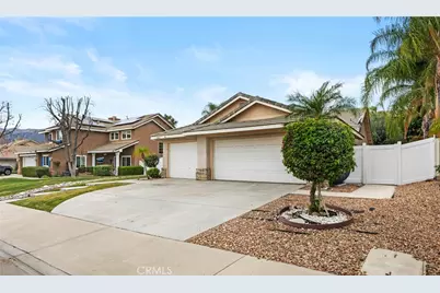 32009 Bourges, Lake Elsinore, CA 92530 - Photo 12