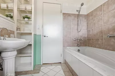 641 Ridgefield, Claremont, CA 91711 - Photo 36