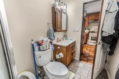 953 Hollins, Los Angeles, CA 90023 - Photo 32