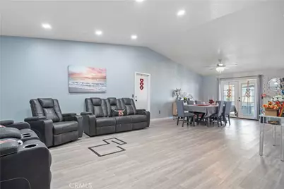 15634 Via Cartagena, Hesperia, CA 92345 - Photo 6
