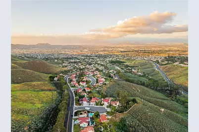 17102 Whispering Brook, Riverside, CA 92503 - Photo 16