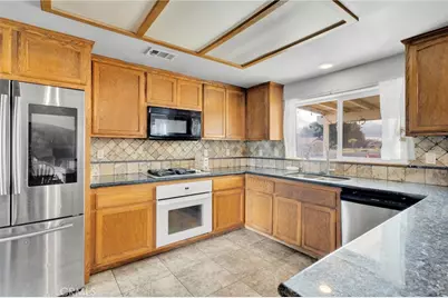 16271 Nisqualli Road, Victorville, CA 92395 - Photo 8