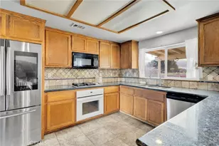 16271 Nisqualli Rd, Victorville, CA 92395 - Photo 8