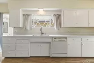 2038 Oakwood St, Pasadena, CA 91104 - Photo 14