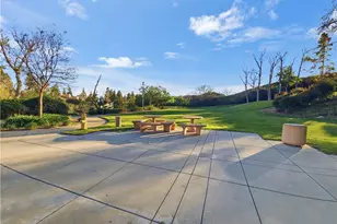 5728 Oak Bend Ln, Oak Park, CA 91377 - Photo 22