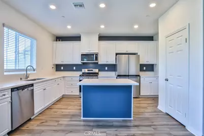 41037 Chambord Drive, Lake Elsinore, CA 92532 - Photo 2