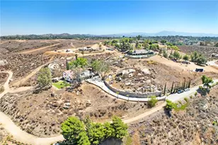 17295 Ridge Canyon Dr, Riverside, CA 92506 - Photo 54