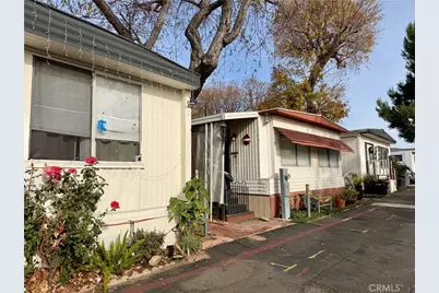 24833 Railroad, Newhall, CA 91321 - Photo 4