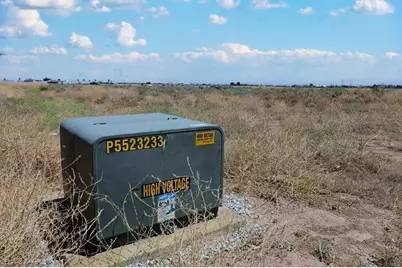 4 Whitehaven Street, Oak Hills, CA 92344 - Photo 10