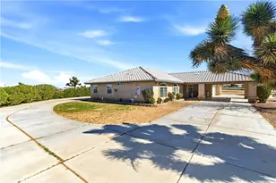 7330 Smoke Tree, Phelan, CA 92371 - Photo 4