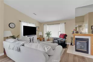 13032 Rainwood Ct, Victorville, CA 92395 - Photo 6