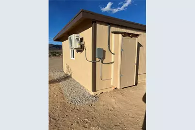 84951 Eddie Albert, 29 Palms MCB, CA 92277 - Photo 4
