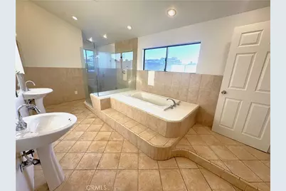 4226 Don Carlos Drive, Los Angeles, CA 90008 - Photo 12