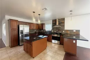 21047 Runnymede St, Canoga Park, CA 91303 - Photo 4